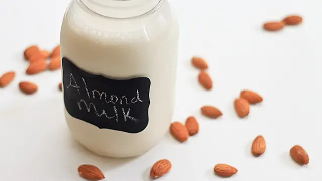 3 Alasan Kenapa Kamu Harus Konsumsi Susu Almond untuk Diet