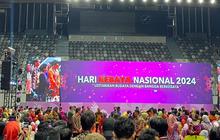 Bikin Heboh Peserta, Momen Jokowi Gandeng Iriana saat Acara Hari Kebaya Nasional di Istora Senayan Jakarta