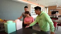 Di dapur apartemen Nikita Willy dan Indra Priawan terdapat dua kaleng kerupuk (Dok.YouTube/Boy William)