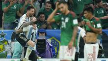 Selebrasi pemain Timnas Argentina, Lionel Messi usai berhasil menjebol gawang Meksiko dalam pertandingan grup G Piala Dunia 2022 yang berlangsung di Lusail Stadium, Qatar, Minggu (27/11/2022). (AP Photo/Jorge Saenz)