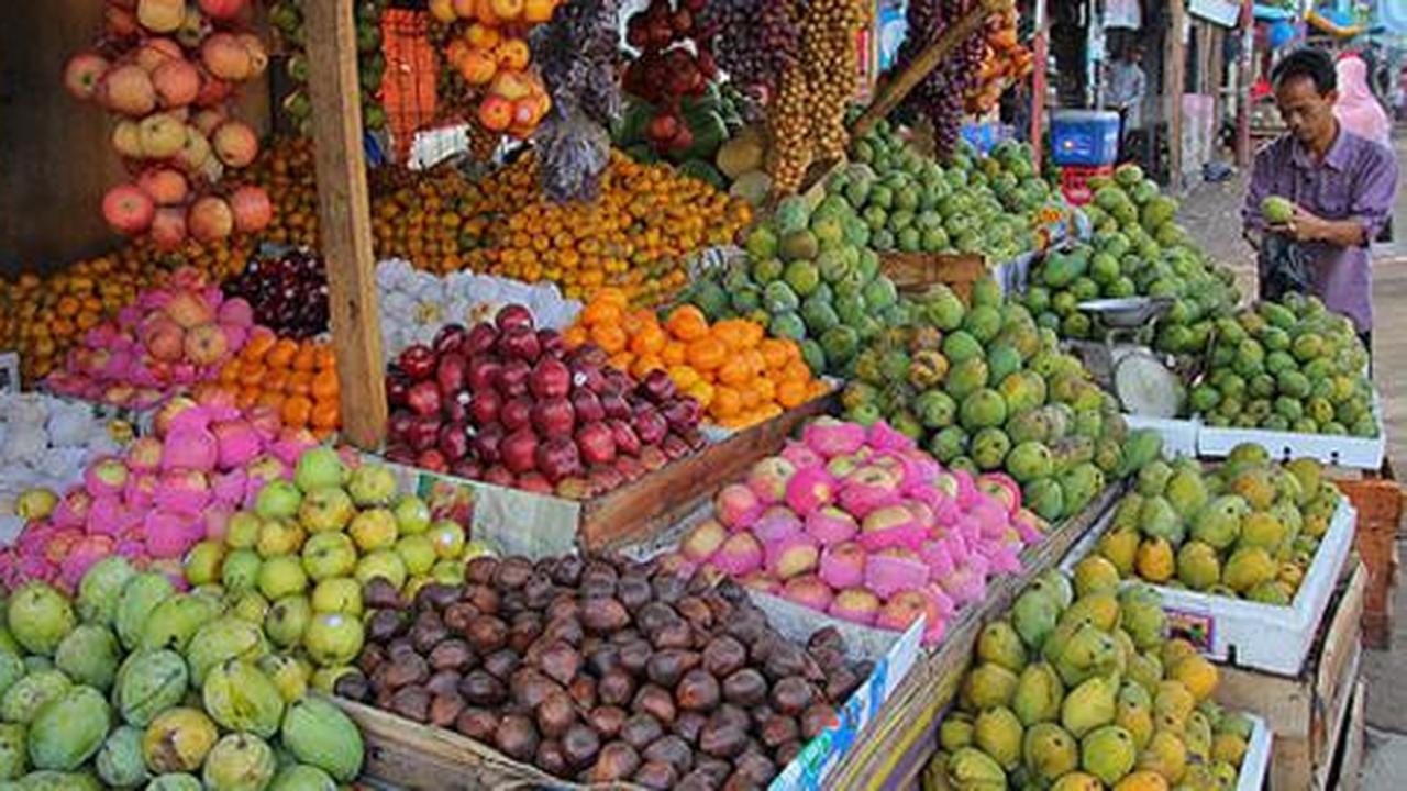 Mengerem gempuran buah dan sayur impor