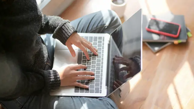 Menggalang Donasi Via Online