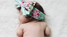 ilustrasi anak bayi/Photo by Kelly Sikkema on Unsplash