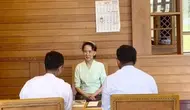 Raja Charles III Kirimi Aung San Suu Kyi Paket, Isinya Buku hingga Surat