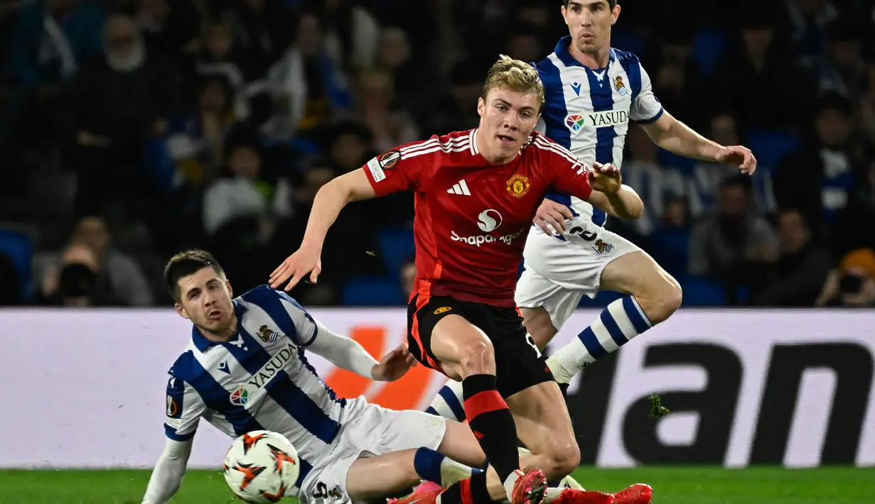 Tuan rumah Real Sociedad tampil mendominasi sejak menit awal pertandingan. (ANDER GILLENEA/AFP)