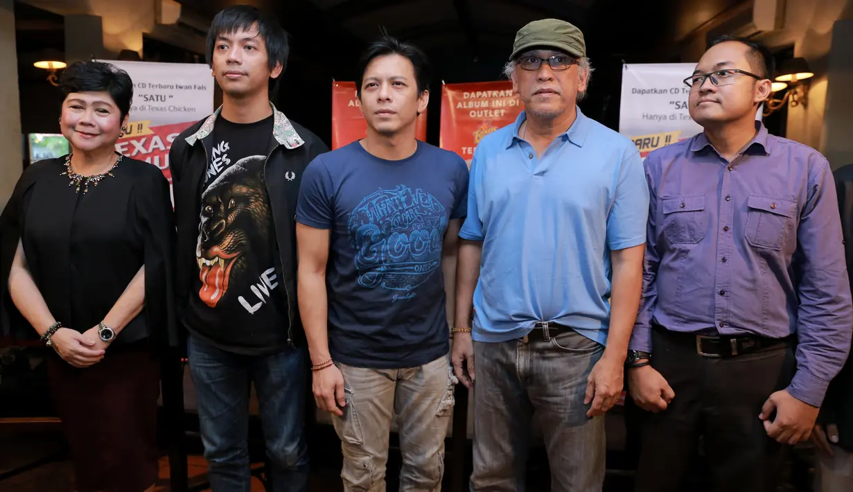 Jumpa pers saat peluncuran album 'Satu' di Pisa Cafe Menteng, Jakarta Pusat, Rabu (11/5/2016). (Adrian Putra/Bintang.com)