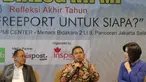 Ketua Komisi VII DPR Kardaya Warnika (tengah) menjadi pembicara dalam diskusi Freeport di HIPMI Center, Jakarta, Selasa (29/12). Diskusi itu mengangkat tema kegaduhan Freeport untuk siapa?. (Liputan6.com/Angga Yuniar) 
