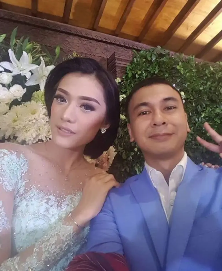 Raditya Dika melamar Anissa Aziza dianggap rekayasa (Foto: Instagram)