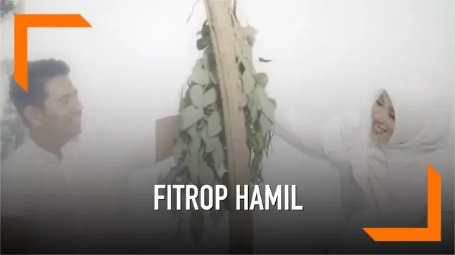 Fitri Tropica mengumumkan dirinya tengah mengandung buah hati pertama di Instagram. Fitri Tropica menikah dengan Irvan Hanafi pada 14 September 2014.