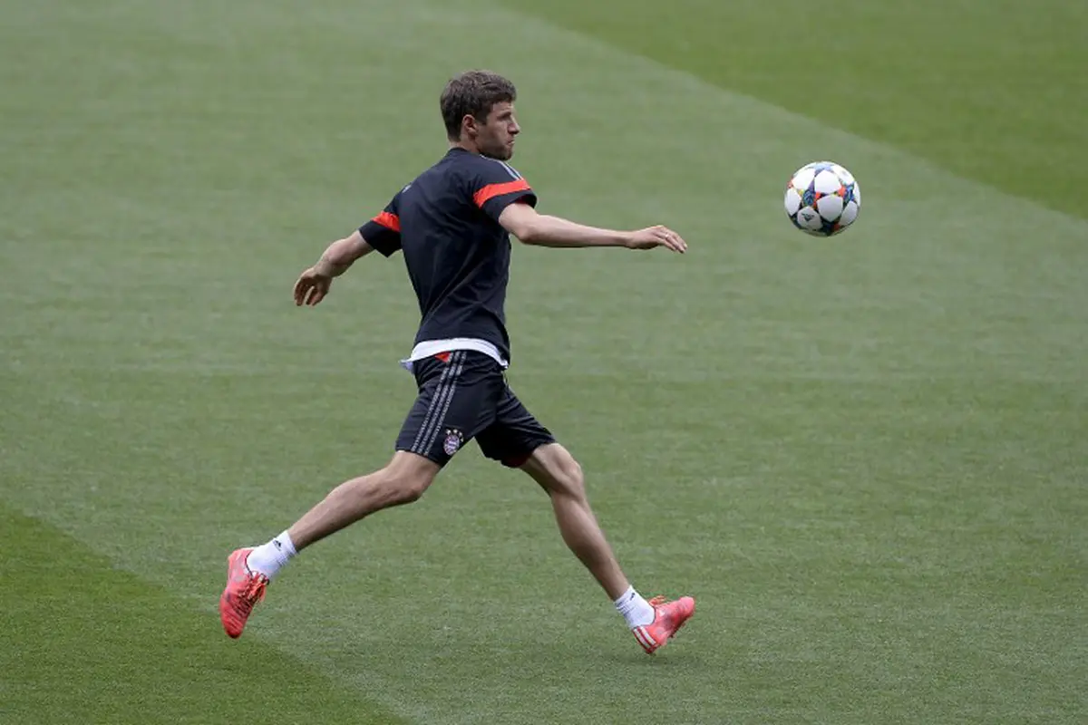 Latihan Terakhir Pemain Barcelona dan Bayern Muenchen Jelang Duel Liga Champions