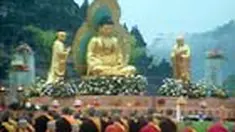 Ratusan umat Budha dari sejumlah majelis di Indonesia telah memadati Candi Borobudur, Magelang, Jateng, pagi ini. Mereka hadir untuk memperingati Hari Raya Waisak 2554.