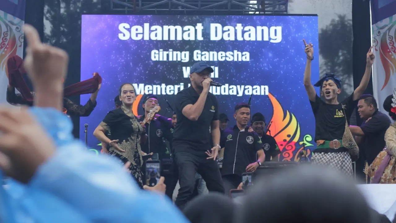 Pagelaran Puncak Fest 2024 di Puncak, Bogor, mendadak heboh dengan aksi panggung Wakil Menteri Kebudayaan Giring Ganesha, yang juga eks vokalis Nidji pada 31 Desember 2024. (Istimewa)