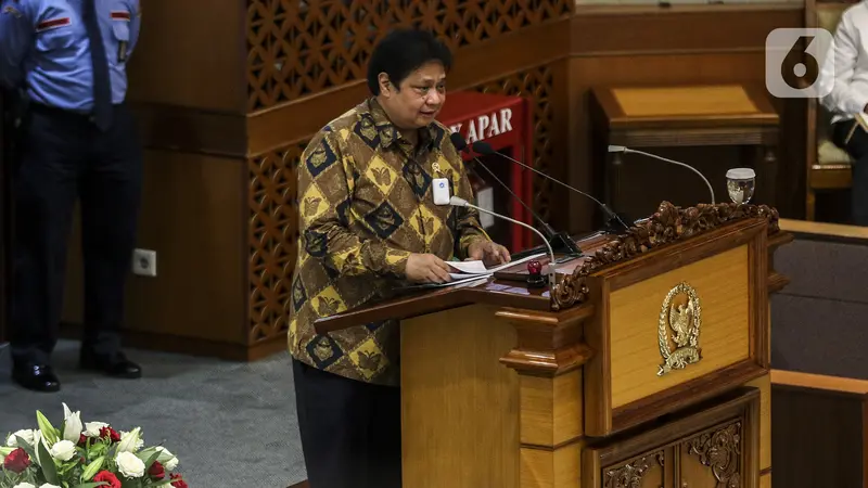 FOTO: Sejumlah Menteri Kabinet Indonesia Maju Hadiri Paripurna Pengesahan UU Ciptaker