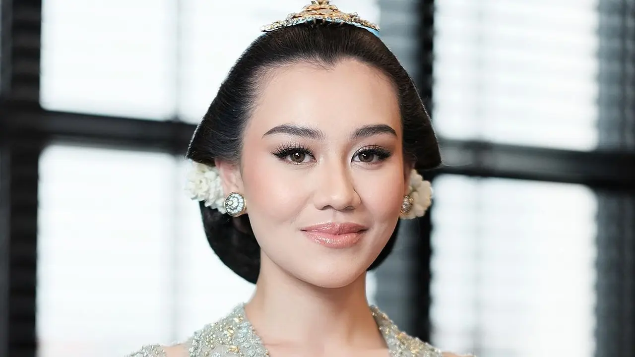 6 Pesona Anggun bak Putri Keraton Aaliyah Massaid, Kenakan Kebaya Jawa dan Sanggul di Prosesi Dulangan Jelang Menikah