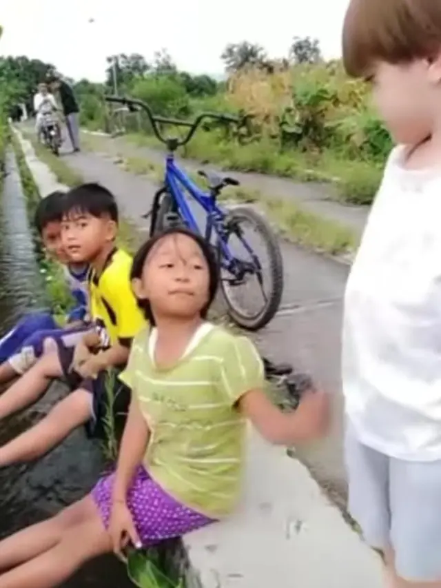 Potret Anak Celine Evangelista yang main bareng anak seumuran di Klaten, Jawa Tengah