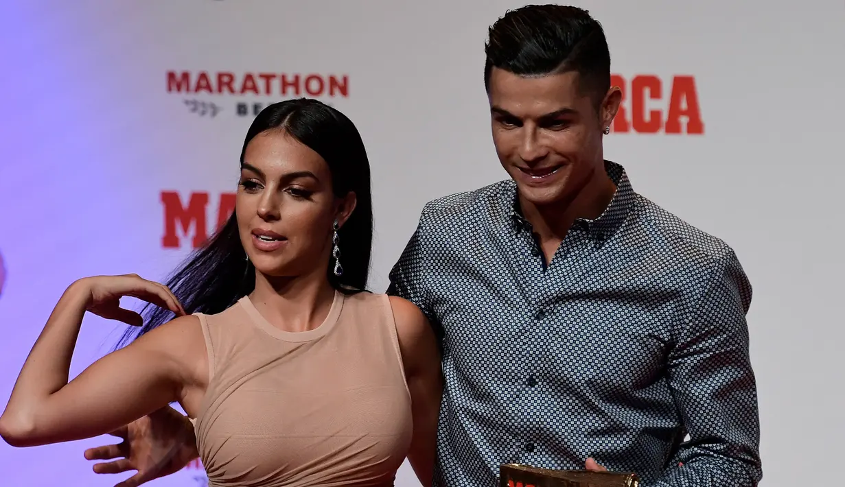 Georgina Rodriguez. Kekasih bintang Juventus Cristiano Ronaldo ini mulai dekat dengan sang bintang pada awal 2016 sejak kandasnya hubungan CR7 dengan Irina Shayk. (AFP/Javier Soriano)