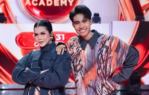 Eby dan Zarha Pamer Foto Couple usai Rilis Lagu Duet, Tunjukkan Momen 'Saat Bahagia'