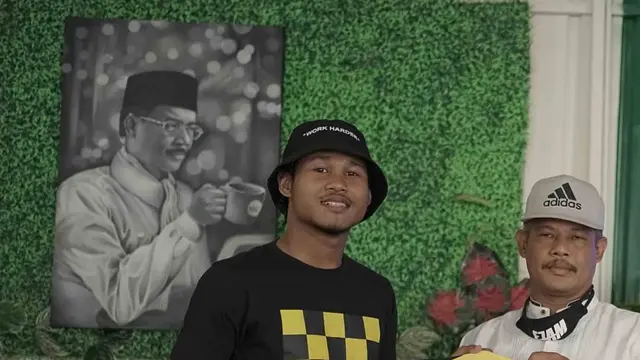 Bagus Kahfi dengan jersey Barito Putera.