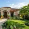 8 Fasad Bergaya Mediterranean Modern untuk Iklim Tropis, Perpaduan Elegan antara Estetika dan Kenyamanan