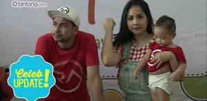 Ayu Ting Ting digosipkan mengirimkan uang kepada Ibunda Raffi Ahmad, Amy Qanita. Lalu bagaimana tanggapan Raffi dengan kabar miring ini? Bagaimana hubungannya dengan Nagita Slavina saat banyak kabar perselingkuhan dengan Ayu Ting Ting? 