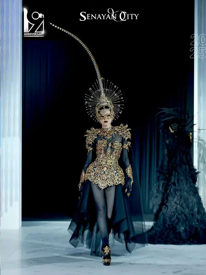 Tiga Maestro Indonesia Rinaldy Yunardi, Tex Saverio, dan Agus Lim Buka Fashion Nation XIX dengan Koleksi Megah