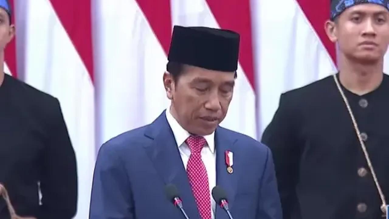 Jokowi dinilai menyalahgunakan peran BIN karena dalam Undang-Undang Nomor 17 Tahun 2011 tentang Intelijen Negara, tidak tercantum tugas untuk memberikan informasi tentang partai politik.<br>