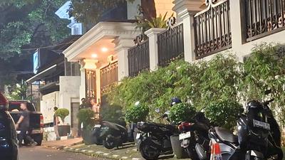 Puluhan TNI Jaga Rumah Jampidsus Febrie Ardiansyah