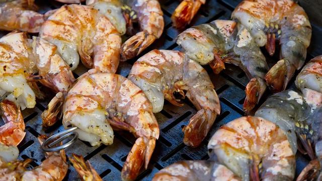 Ilustrasi udang bakar - Image by mhollaen from Pixabay