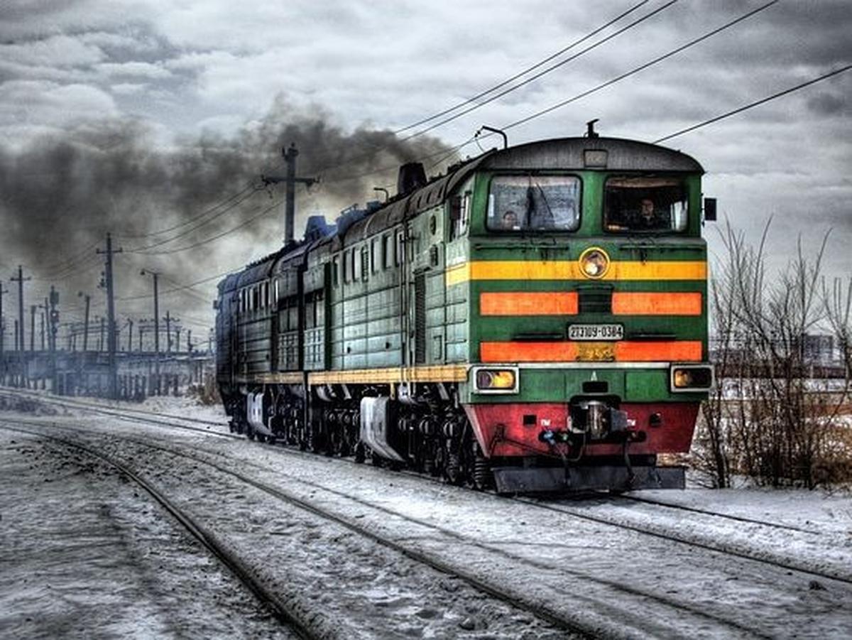 3. Kereta Api Jaladara
