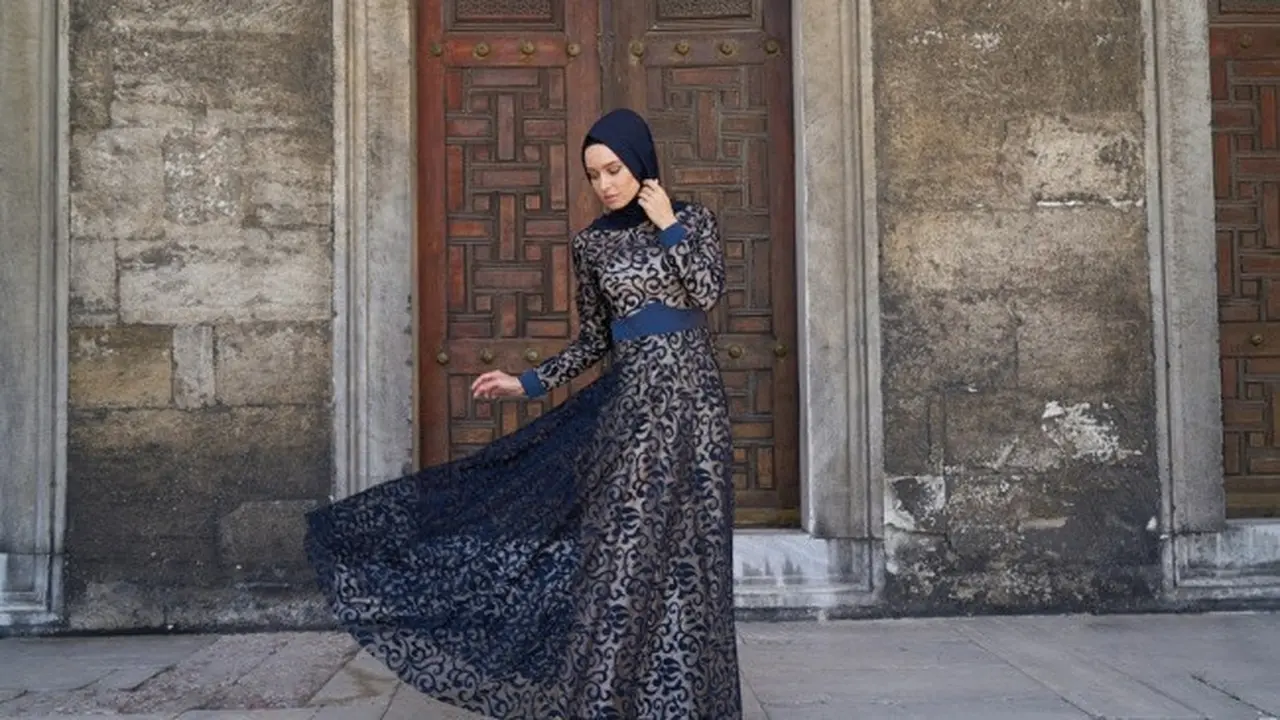 Ilustrasi model gamis brokat ( freestockcenter/freepik)
