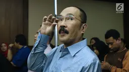Terdakwa merintangi penyidikan KPK pada kasus korupsi e-KTP, Fredrich Yunadi jelang sidang pembacaan putusan di Pengadilan Tipikor, Jakarta, Kamis (28/6). Sebelumnya, Fredrich Yunadi dituntut hukuman 12 tahun penjara. (Liputan6.com/Helmi Fithriansyah)