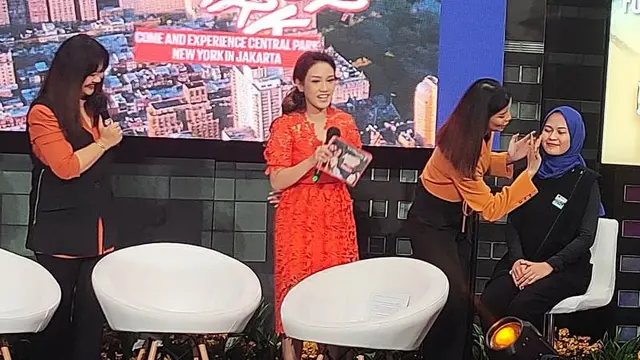 Suka Dampingi Deddy Corbuzier Saat Kerja, Sabrina Chairunnisa Bagikan Tips Makeup Sat-Set Sat-Set