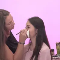 Makeup Barat vs Makeup Timur. (Sumber foto: vidio.com)