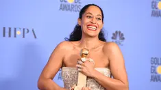 Tracee Ellis Ross memenangkan sebuah piala di perhelatan Golden Globe di California, Minggu (8/1). Tracee Ellis Ross berhasil memenangkan piala untuk kategori Best Performance by an Actress in a Television Series - Musical or Comedy. (ROBYN BECK/AFP)
