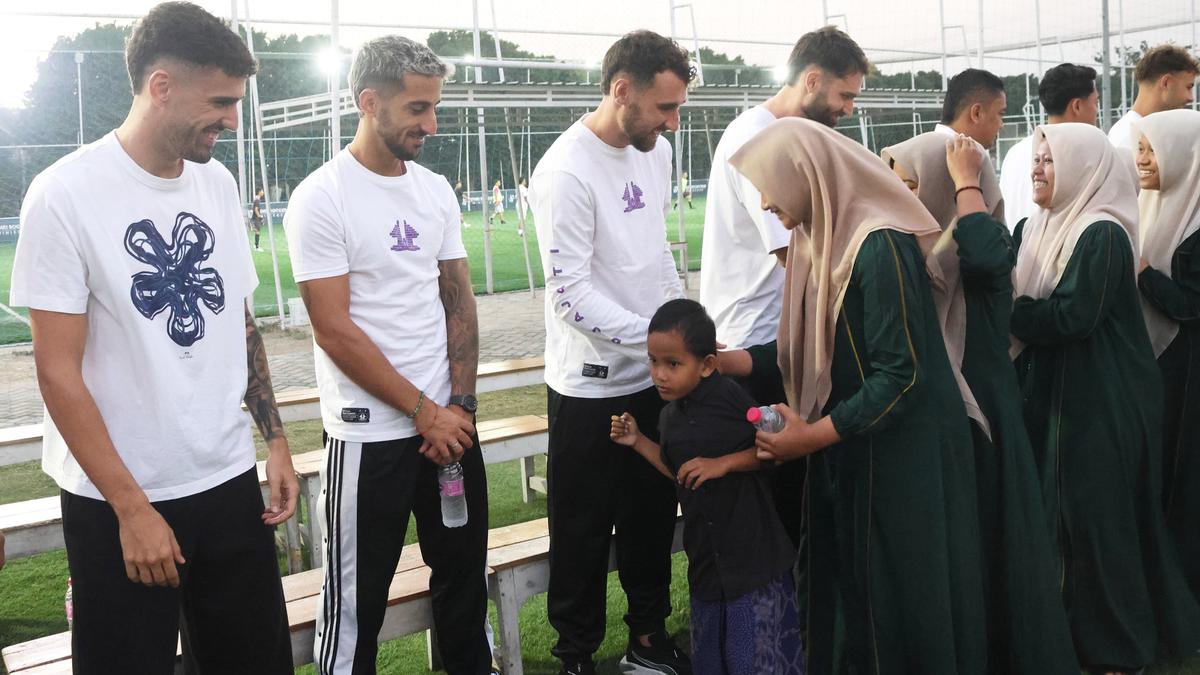 Jelang Hadapi Dewa United di BRI Super League, Persik Gelar Doa Bersama dan Santuni Anak Yatim Piatu