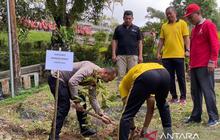 Aksi Nyata Penanaman Pohon Polres Bangka Barat Lestarikan Bukit Menumbing
