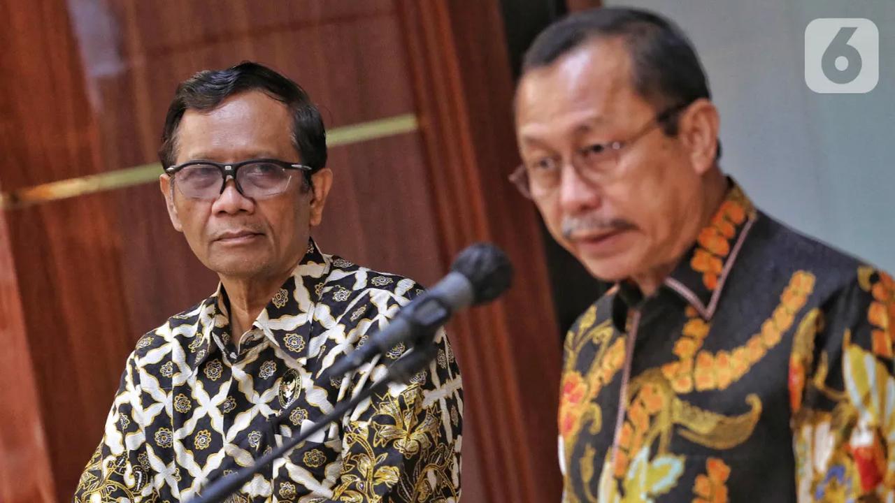 Ketua Komnas HAM ke-11 itu menilai aneh apabila ada pihak yang justru mempersoalkan pertanyaan mengenai pembentukan pengadilan HAM.&nbsp;