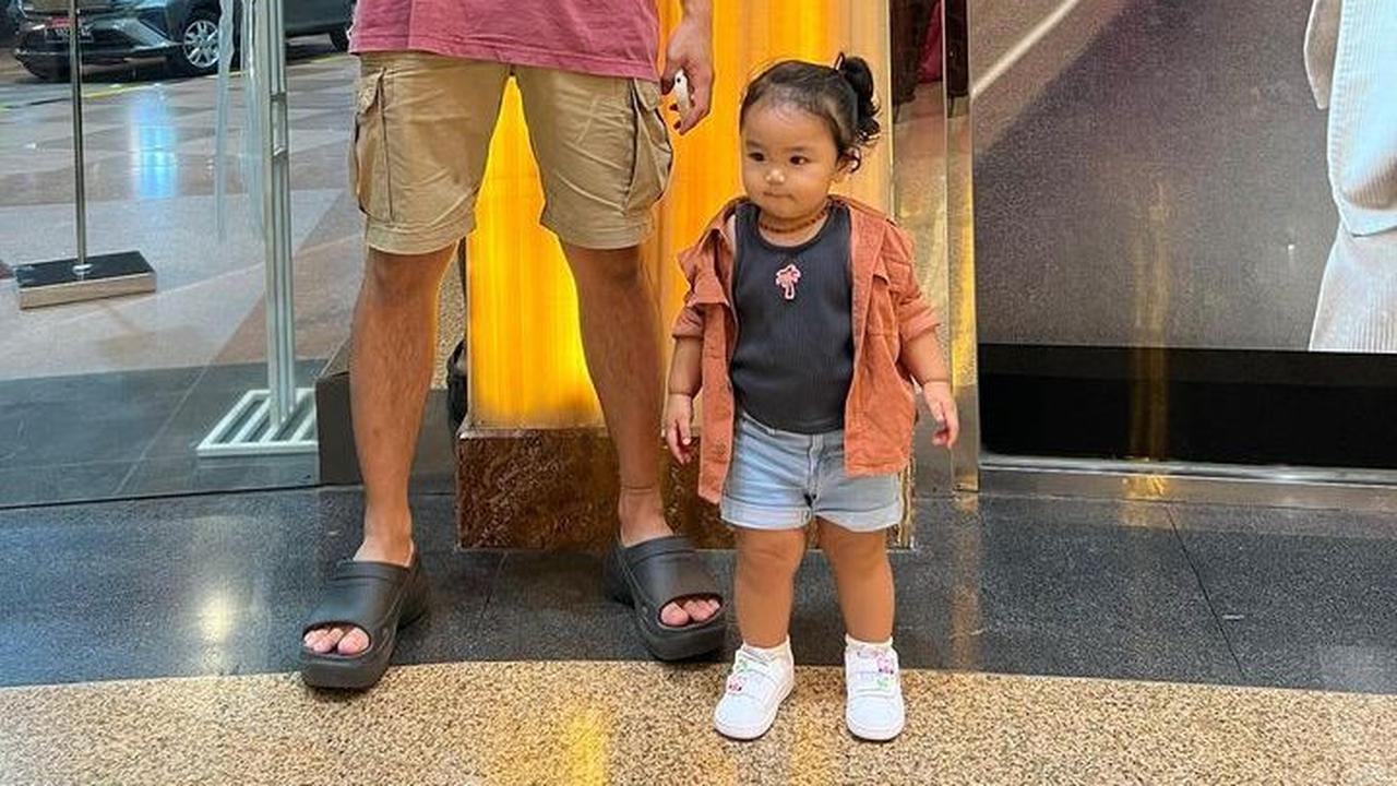 Potret Baby Xarena langsung banjir komentar dari netizen. Mereka ikut gemas melihat Baby Xarena.
