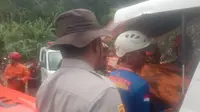 Evakuasi Korban Banjir dan Longsor di Puncak Bogor: Tiga Ditemukan Meninggal, Satu Masih Dicari