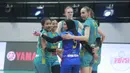 <p>Selebrasi para pemain Jakarta Electric PLN setelah mencetak angka saat menghadapi Jakarta Pertamina Enduro pada laga putaran pertama Final Four PLN Mobile Proliga 2024 di GOR Bung Tomo, Surabaya, Sabtu (6/7/2024). Jakarta Electric PLN menang 3-1 (25-23, 11-25, 25-21 dan 25-21). (Dok. PBVSI)</p>