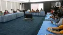 Cawapres nomor urut 3 Mahfud MD menyambangi Graha Oikoumene untuk bertemu Ketua Persekutuan Gereja Indonesia (PGI) Pdt Gomar Gultom dan jajaran di Graha Oikumene, Jakarta, Selasa (19/12/2023). (Liputan6.com/Herman Zakharia)