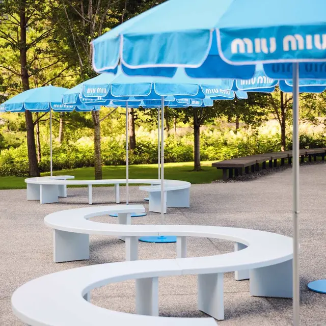 Miu Miu Summer Reads, Saat Taman Dunia Disulap Jadi Perpustakaan Terbuka yang Modis