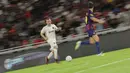Pemain DRX World Legends, Franck Ribery menggiring bola dalam laga Clash of Legends melawan Barcelona Legends di Stadion Utama Gelora Bung Karno (SUGBK), Senayan, Jakarta, Sabtu (18/04/2026). (Bola.com/Bagaskara Lazuardi)
