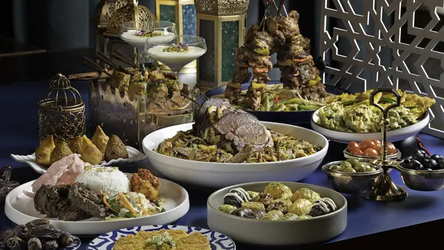 5 Destinasi Kuliner untuk Buka Puasa di Hotel Berbintang dengan Pilihan Menu Nusantara hingga Timur Tengah
