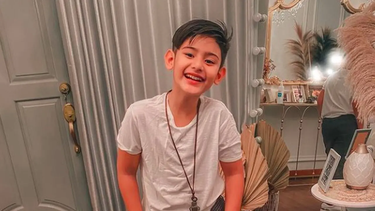 7 Potret King Faaz Anak Fairuz A Rafiq