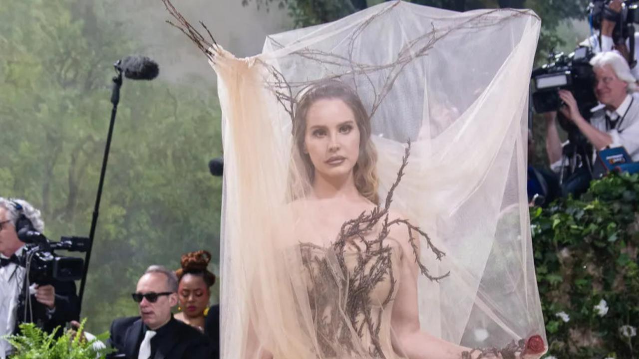 Kreativitas atau Kontroversi? Ini 5 Gaya Met Gala yang Paling Menyita Perhatian dan Jadi Bahan Perbincangan