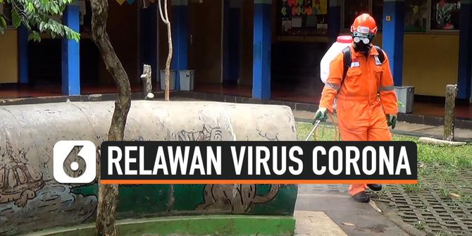 VIDEO: Lawan Penyebaran Virus Corona, Relawan Bogor Semprot Disinfektan