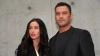 Megan Fox dan Brian Austin Green menghadiri fashion week Milan pada 25 September 2010. Pasangan yang beda usia 13 tahun itu memutuskan bercerai setelah lima tahun menikah. (AFP PHOTO / GIUSEPPE CACACE)