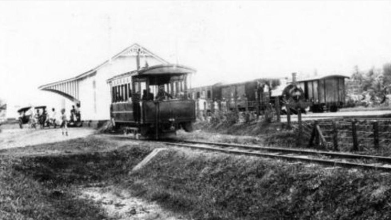 Kemunculan Trem Uap dan Tingginya Angka Kecelakaan