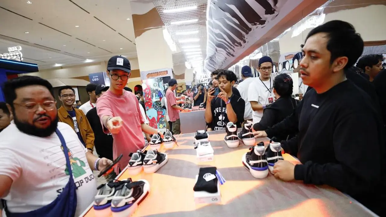 Muhammad Zinedine Alam Ganjar kunjungi Urban Sneaker Society (USS) 2023 di Jakarta Convention Center (JCC), Kelurahan Gelora, Kecamatan Tanah Abang, Kota Jakarta Pusat, DKI Jakarta, pada Sabtu (4/11/2023) malam (Istimewa)